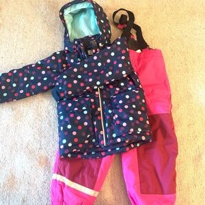 Ski jacket and snow bibs